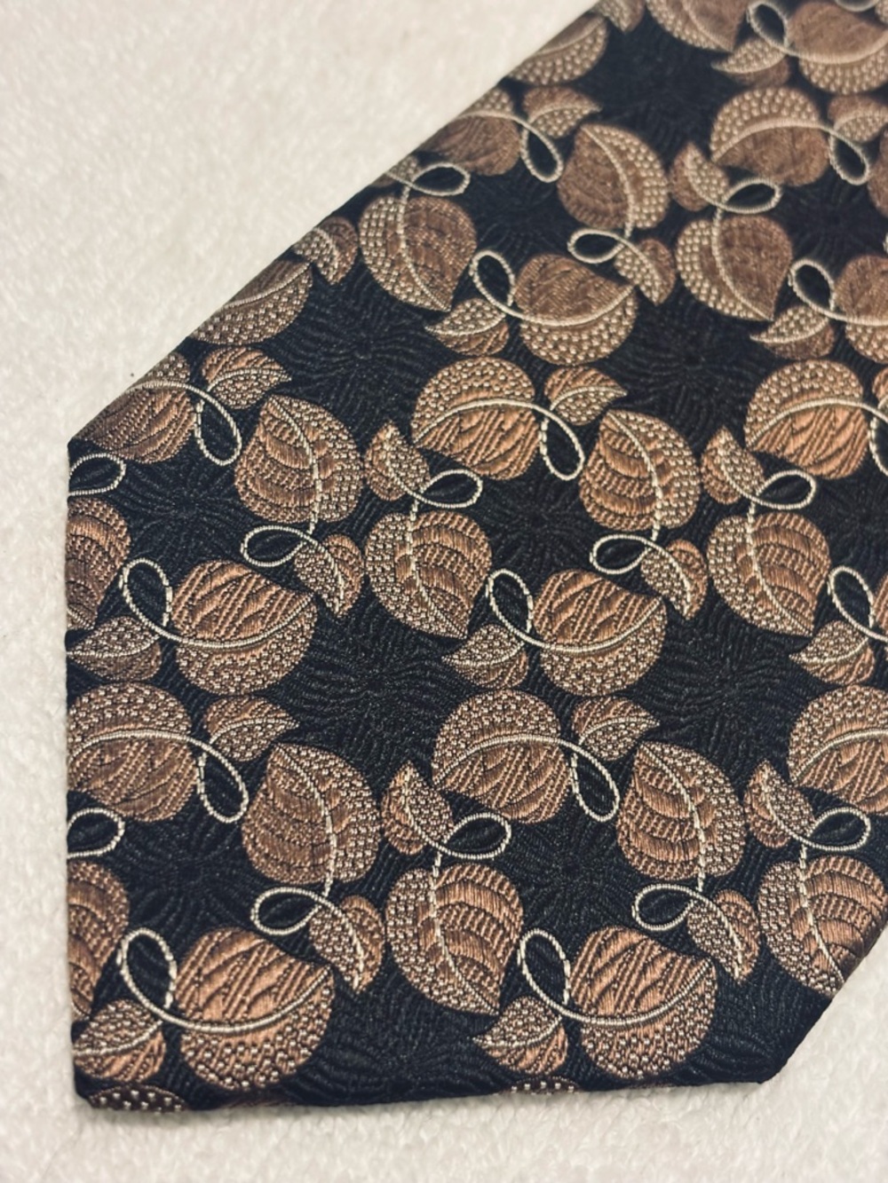 Brand New With Tags Corporate Power Tie By JOS A. BANK (Signature Collection)